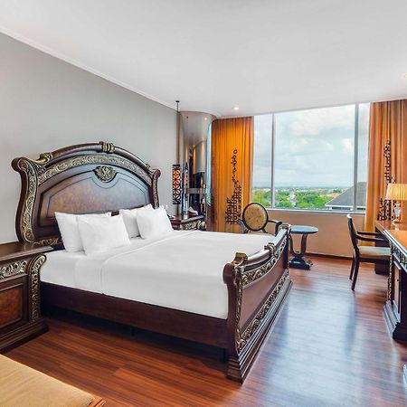 The Royal Surakarta Heritage - Handwritten Collection Luaran gambar