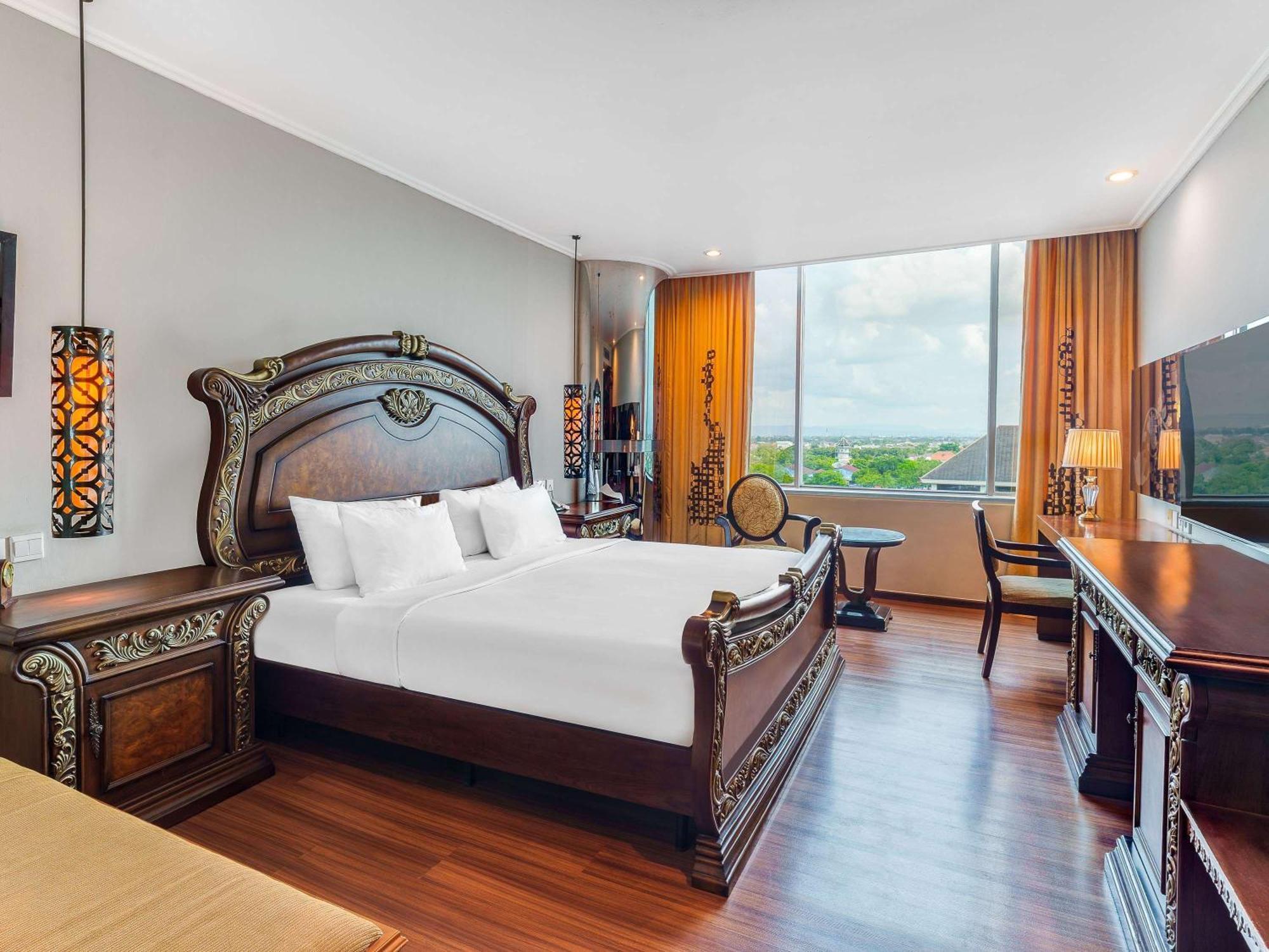 The Royal Surakarta Heritage - Handwritten Collection Luaran gambar