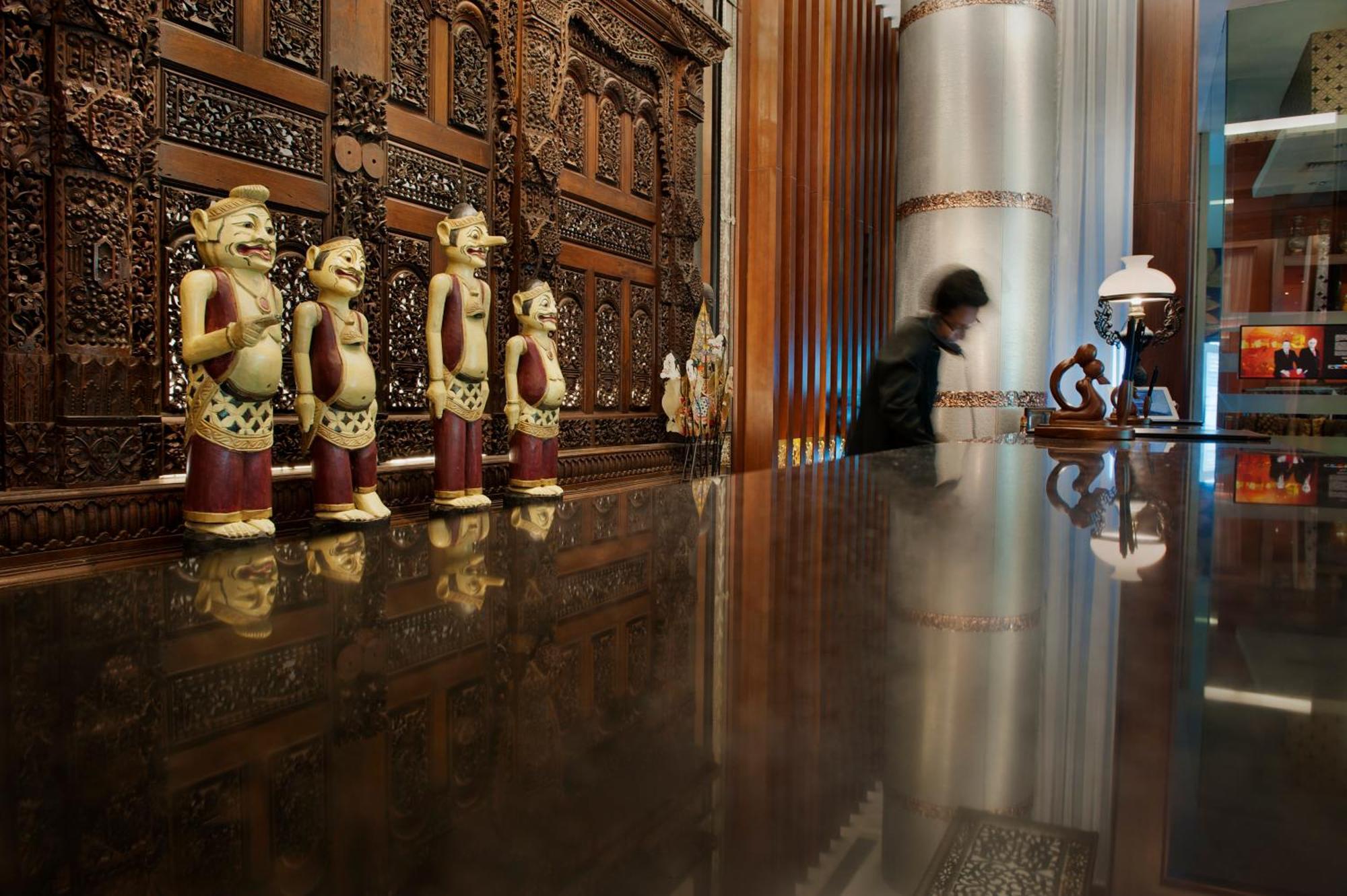 The Royal Surakarta Heritage - Handwritten Collection Luaran gambar