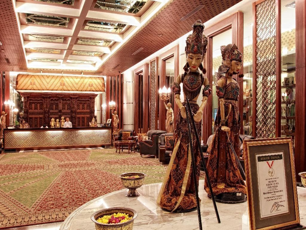 The Royal Surakarta Heritage - Handwritten Collection Luaran gambar